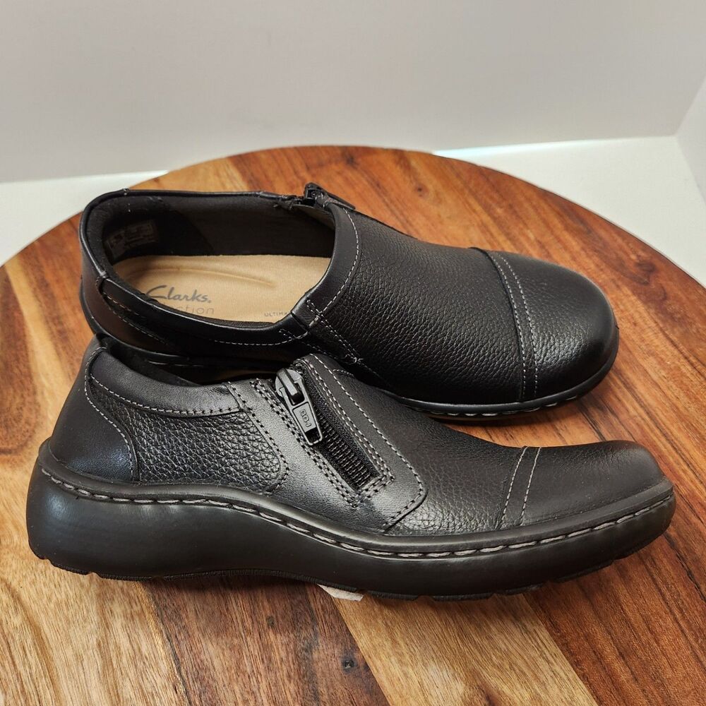 Clarks Cora Giny Womens Size 6 Black zip-up loafer